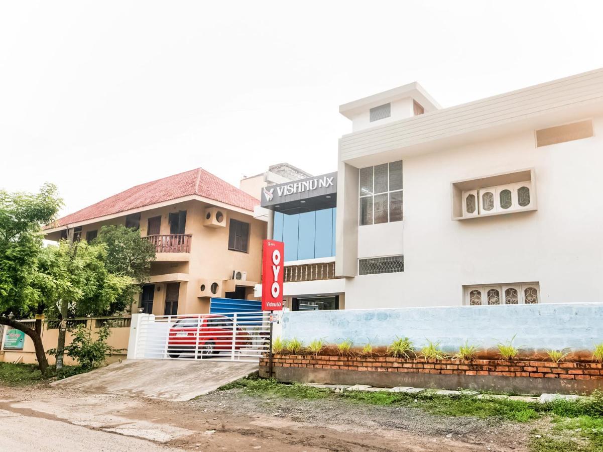 Oyo 76129 Rk Inn Guntur Exterior photo